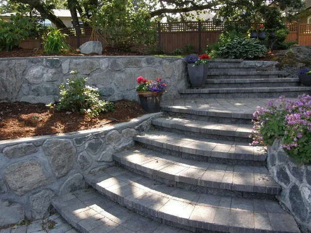 RETAINING WALL & Steps INSTALLATION