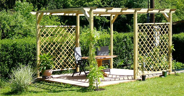 outdoor Garden Arbour with Trellis