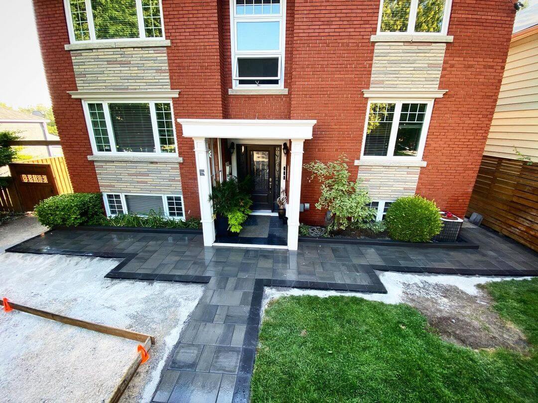  Backyard Interlocking Patio & Walkway