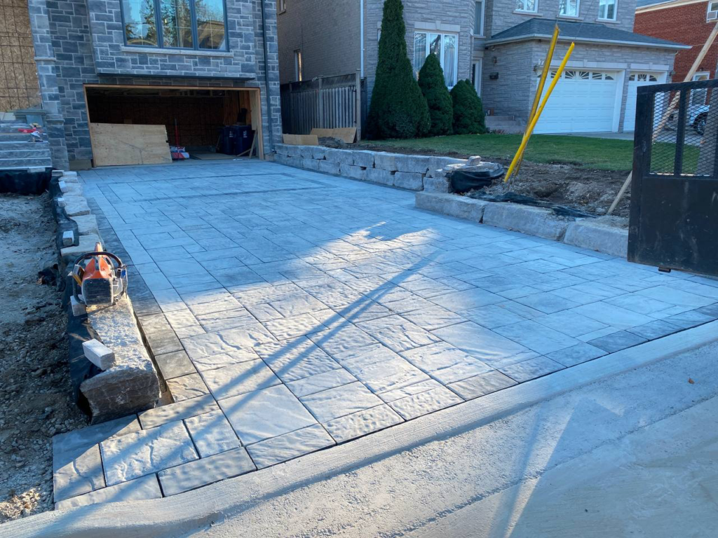 driveway-interlock-with-edge-stone